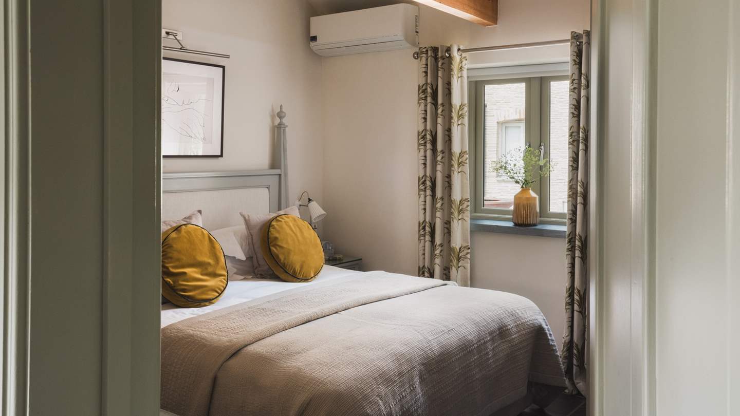 The sumptuous second bedroom promises a decadent sleep 