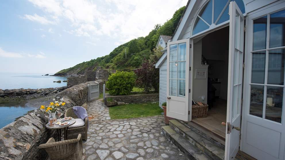 Enjoy Boutique Luxury At The Sea Room At Ropehawn Fowey