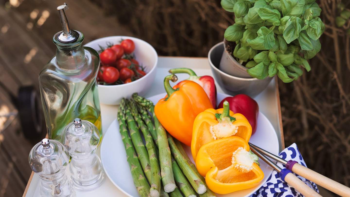 Sealight's intimate table for two on the decking is just made for al fresco dining, with unparalleled sea vistas as your backdrop - just heavenly.
