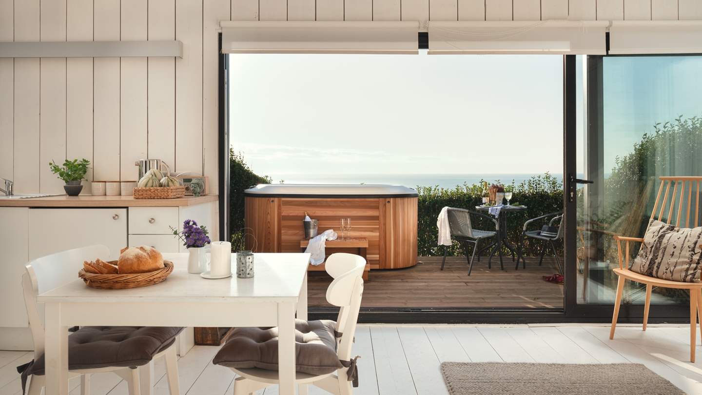 Dreamy views over the horizon at Sealight, with gorgeous glimpses of the ocean from inside your coastal bolthole.