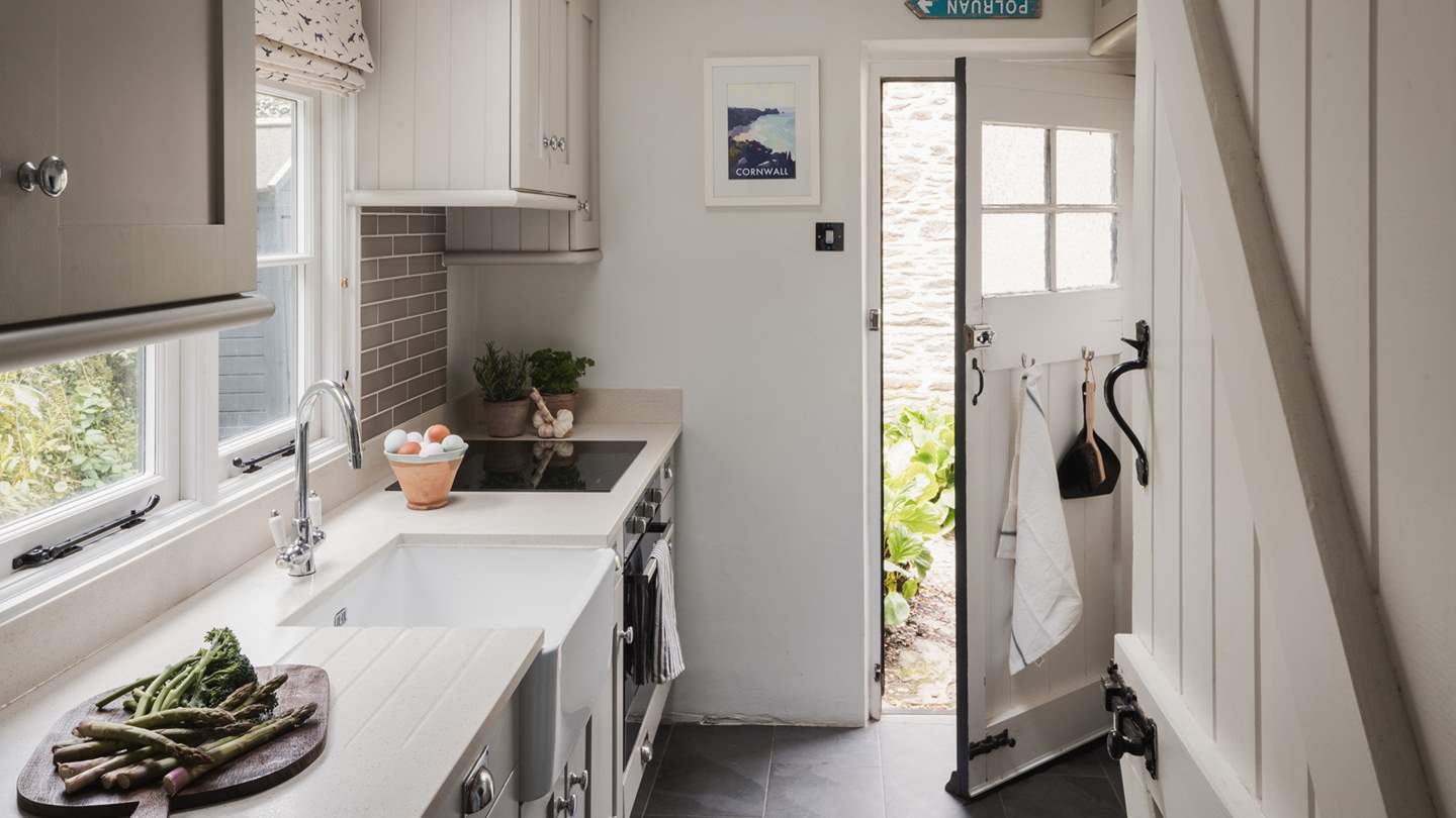 Let the soft summer breeze waft its way through the kitchen as you prepare a sumptuous supper