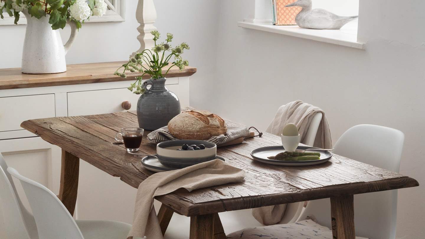 The perfect space for lavish lunches and sumptuous suppers...