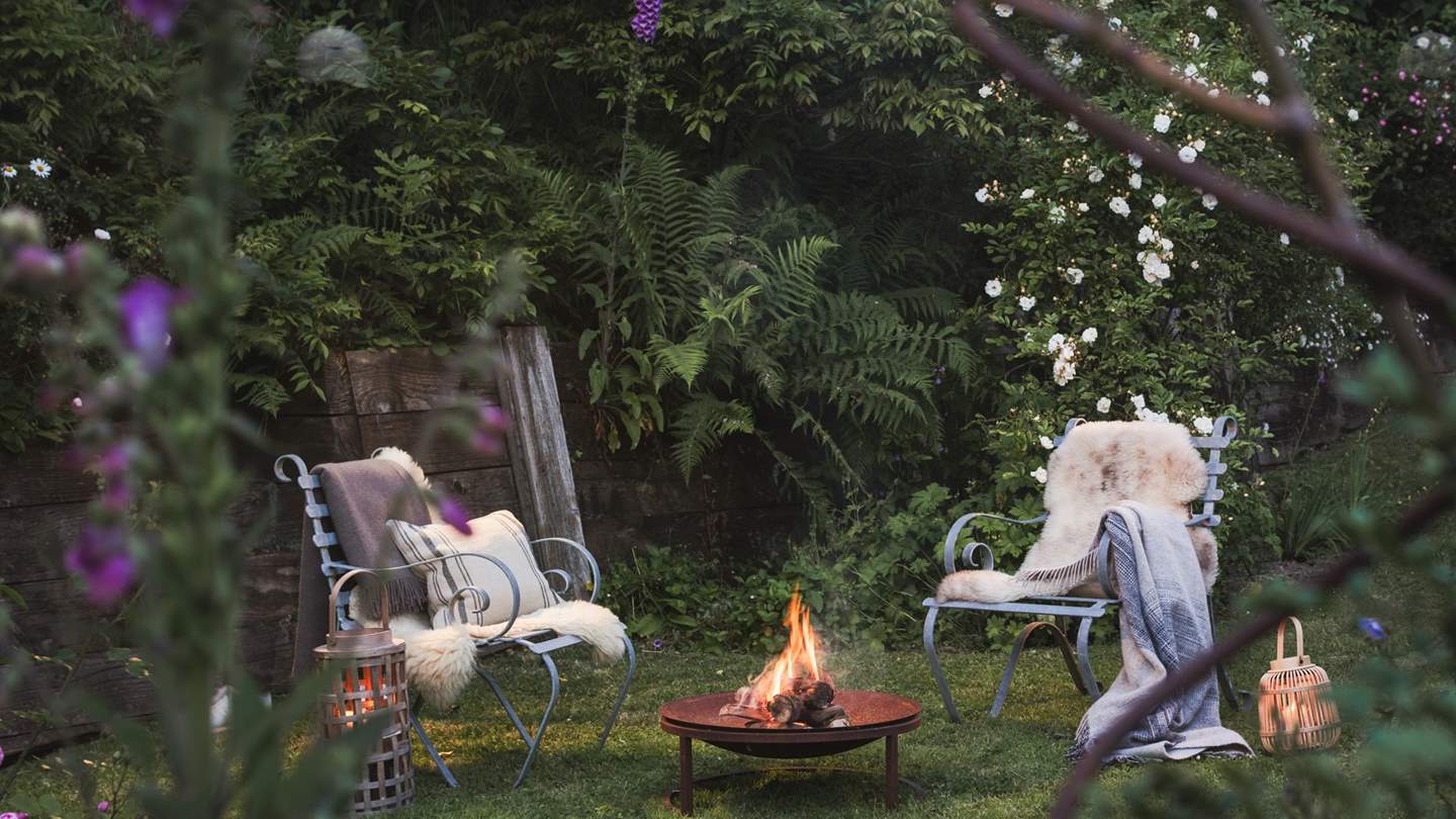 Share magical moments around the firepit with your loved one under golden skies