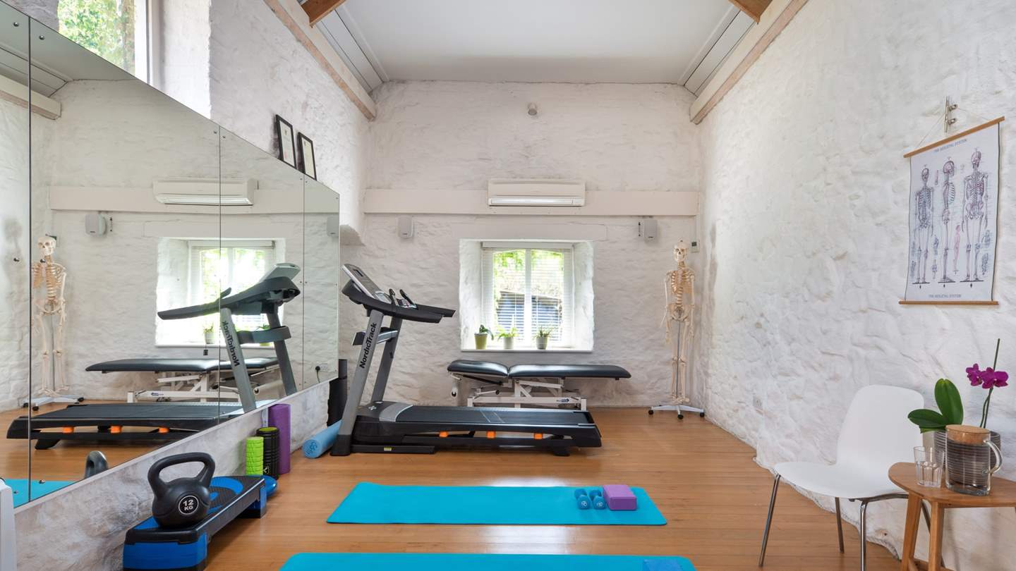 Buddle Barn is complete with a 15 meter indoor swimming pool, sauna and gym