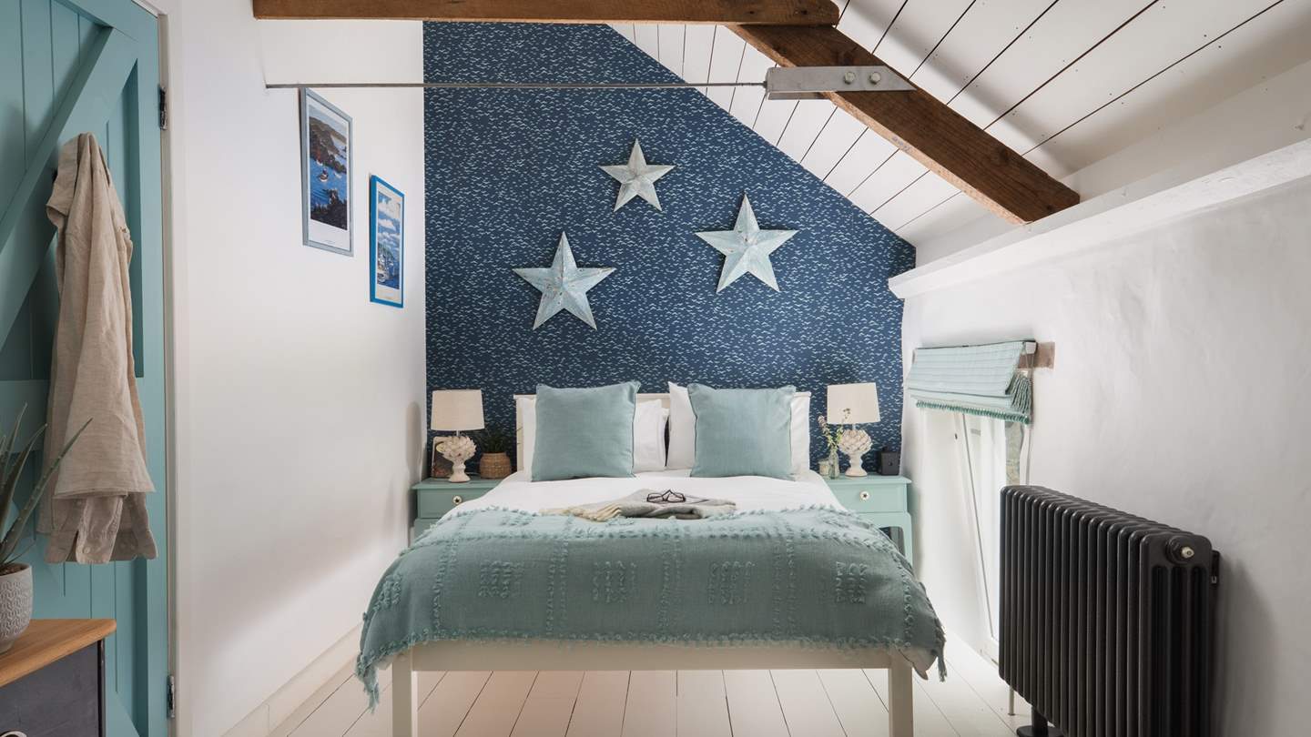 'Sycamore' welcomes a blissful slumber, with its own en suite with a bathtub.