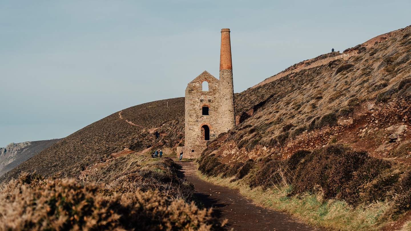 Whether you're seeking seaside serenity or rural reveries, Cyder Barn's enviable location close to the coast of North Cornwall promises spellbinding adventure