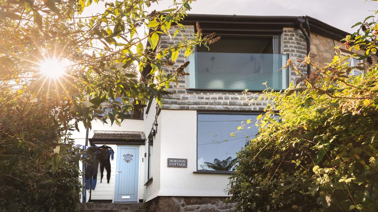 Perfectly positioned to enjoy charming views across Mousehole and gorgeous ocean vistas 