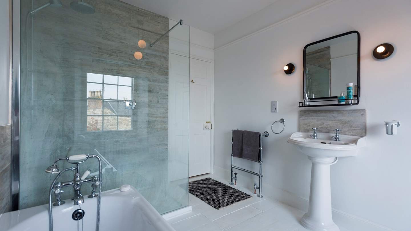You can opt for a bubbling bath or a wake-me-up rinse under the huge walk-in shower - the choice is yours!