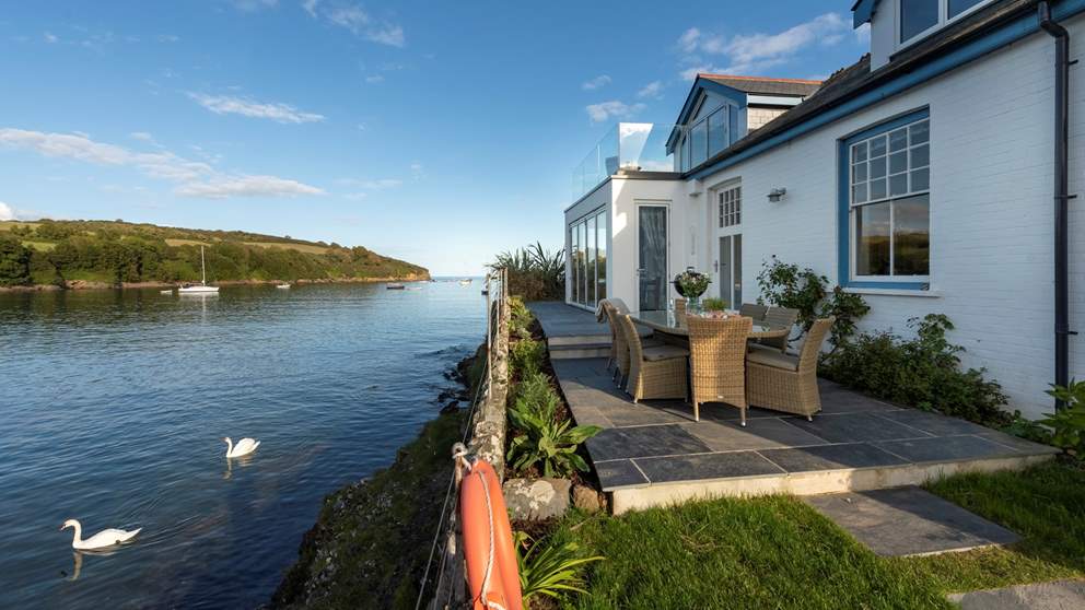 Enjoy Boutique Luxury At On The Rocks Gillan