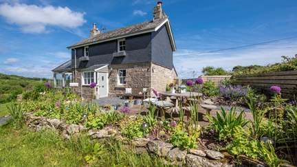 Rosewall Cottage - 1.4 miles SW of St Ives, Sleeps 6 + cot in 3 Bedrooms
