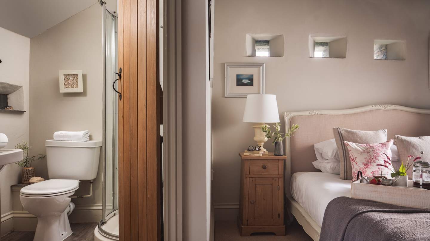 Enjoy a restful nights and peaceful surroundings in Roundhouse's four en-suite bedrooms