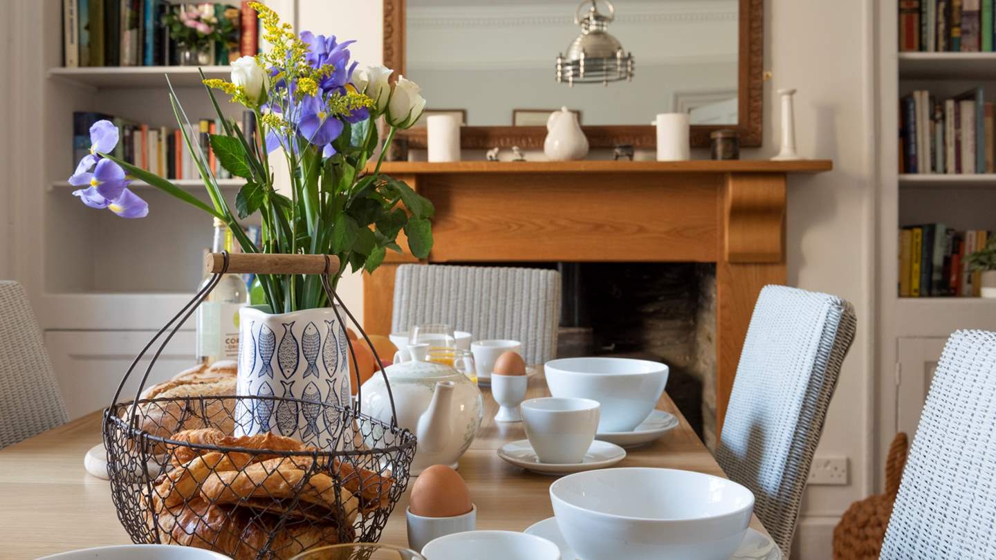 Make the most of lazy mornings and enjoy breakfast all together in the dining room. 