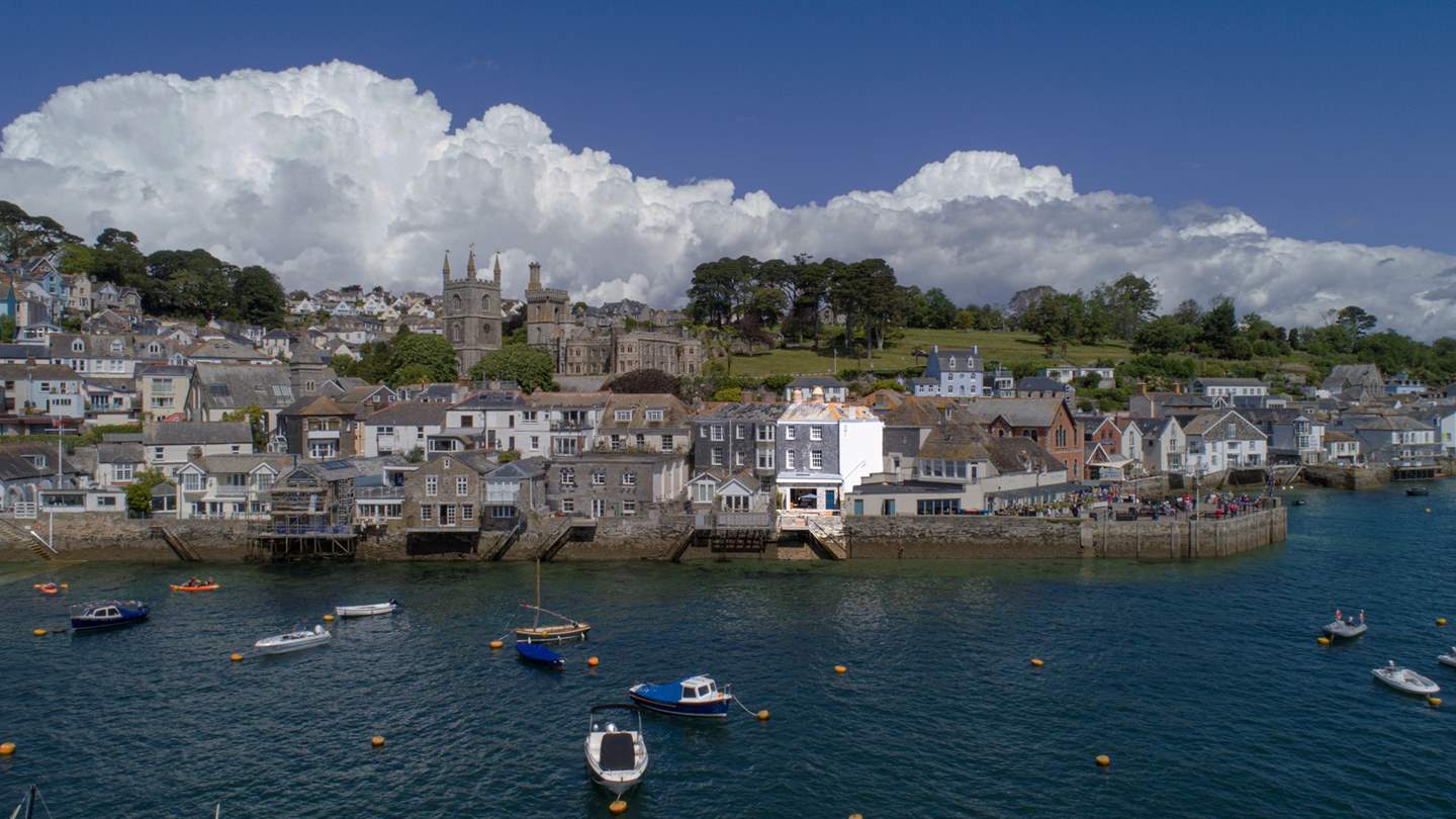 Enviably situated in the heart of Fowey and right on the water, Beaufort House has stunning views.