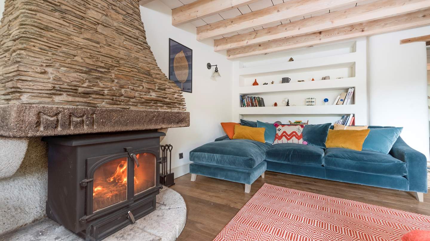 With a sumptuous teal-coloured velvet chaise sofa and smaller snuggler sofa - both from Loaf - you'll be tucked up and cosy in no time.