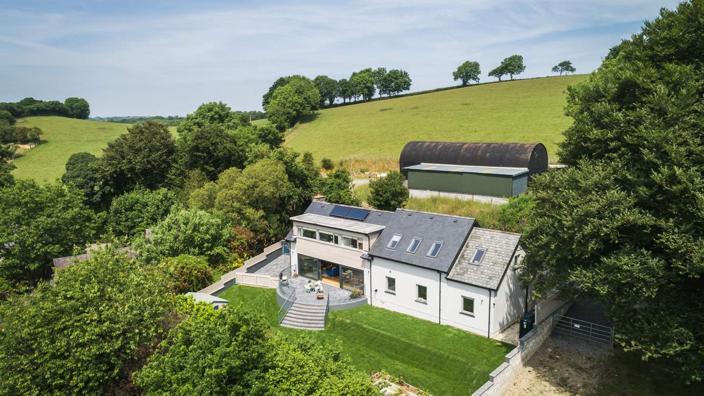 Children will love the large lawn for outdoor games