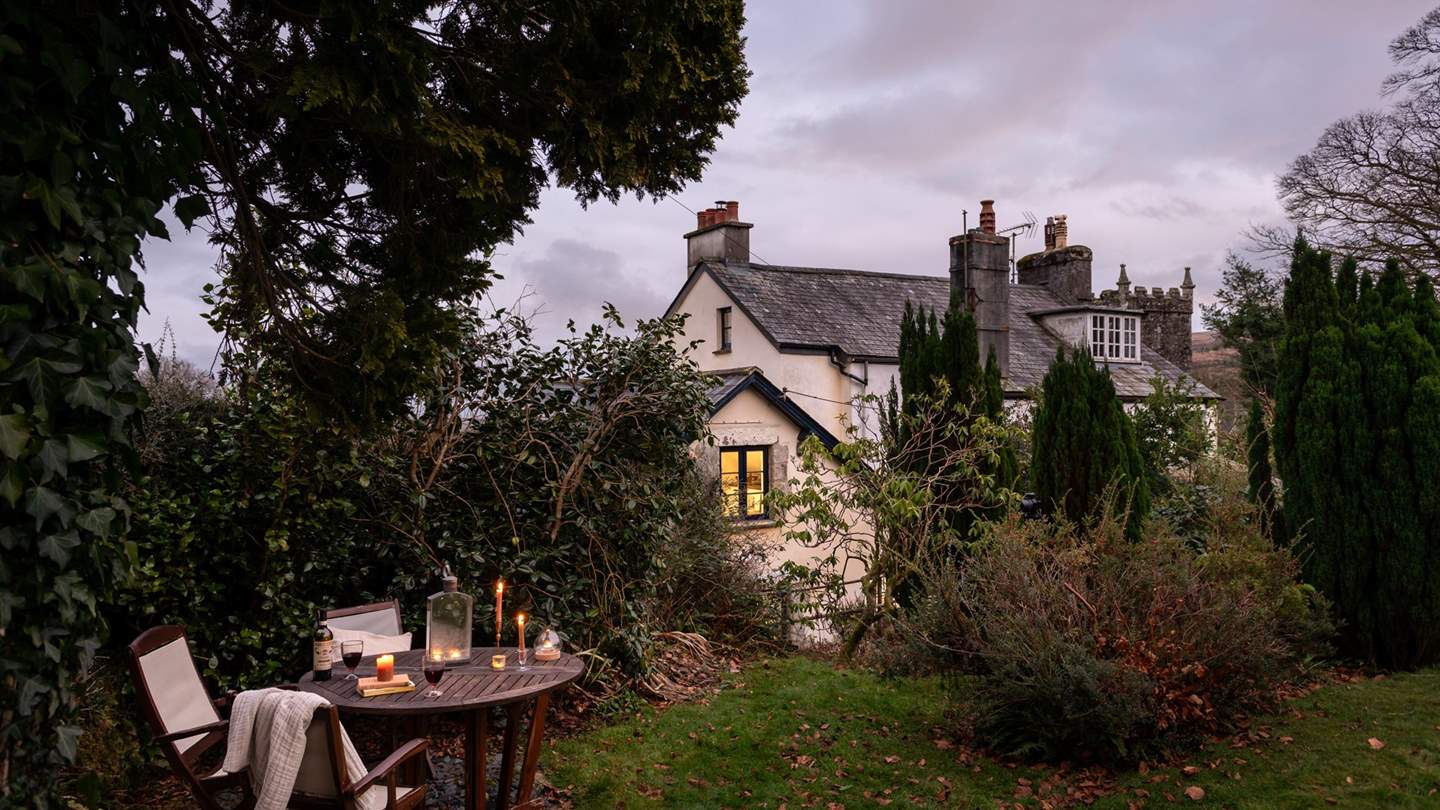 For moments of togetherness enjoy magical suppers by candlelight