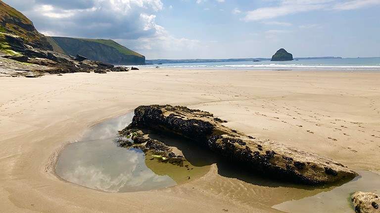 Children and adults alike will love the huge sandy beaches found at Trebarwith Strand