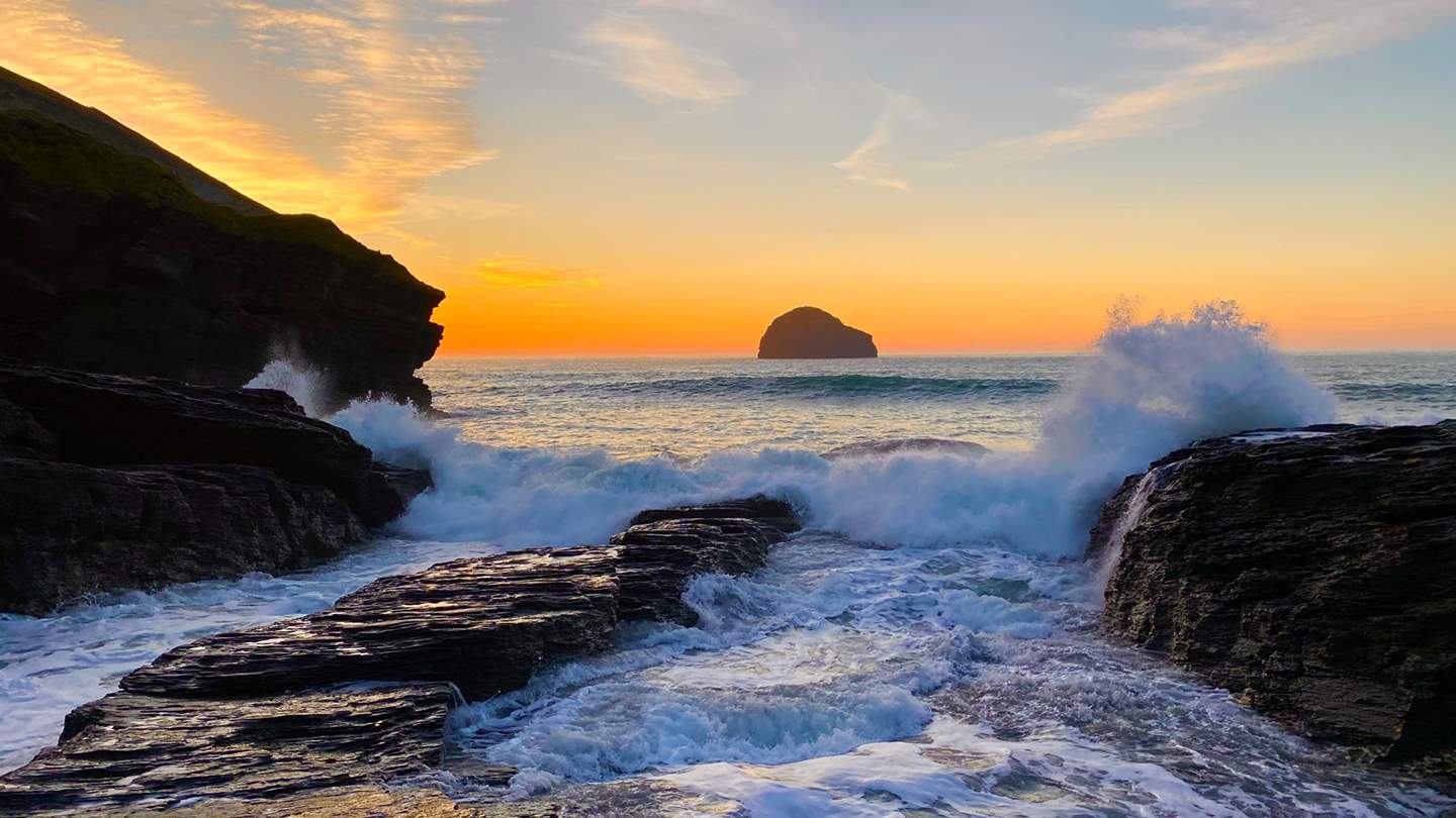 Panoramic views of Trebarwith Strand