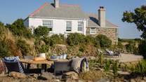 In a peaceful countryside location, Lyonesse is a traditional Cornish cottage offering a luxurious, peaceful escape.