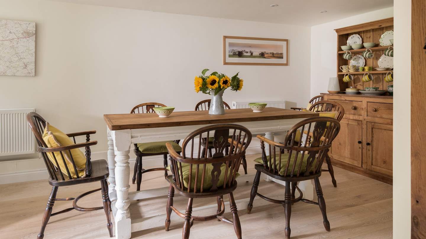 Luxury meets country chic in this divine dining room. 