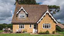 Part of the Compton Castle estate, this ravishing retreat is just perfect for exploring the unspoilt countryside