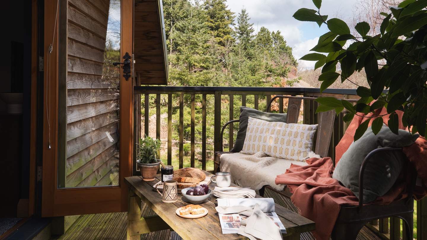 Savour relaxed moments on the balcony 