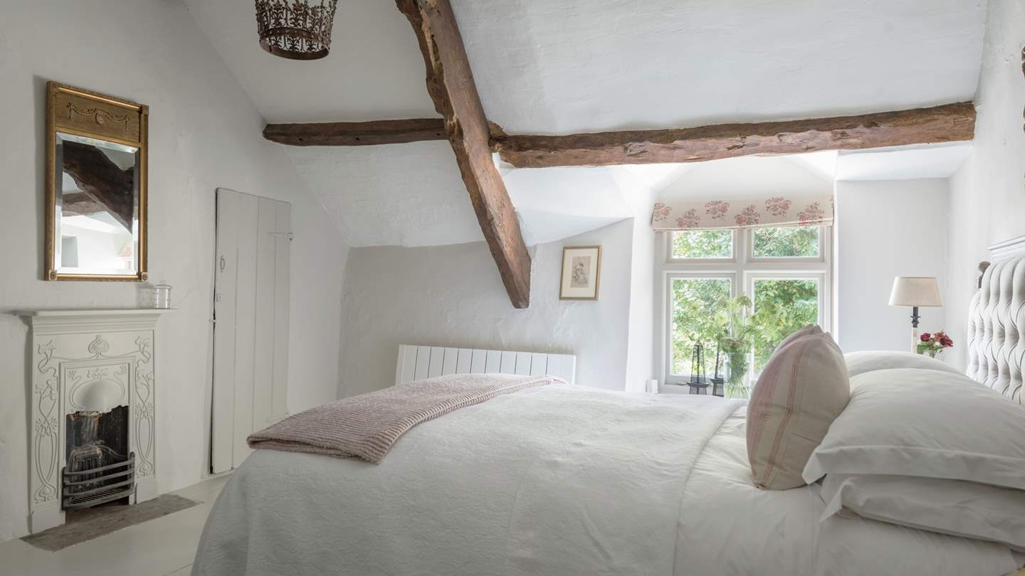 The vaulted ceilings make this room gorgeously light and airy.