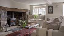 Cosy and warm in winter and cool in summer, the sitting room is the ideal spot for relaxing.