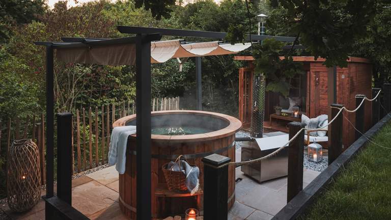 Apple Blossom House - Sleeps 6 + cot - Exeter