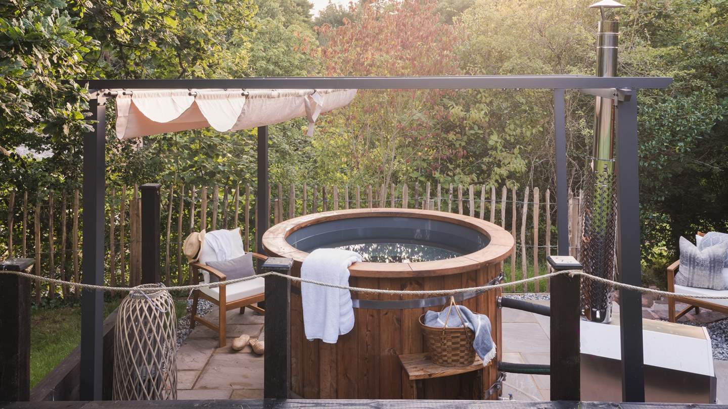 You'll find a wood-fired hot tub for blissful alfresco soaks beneath the stars