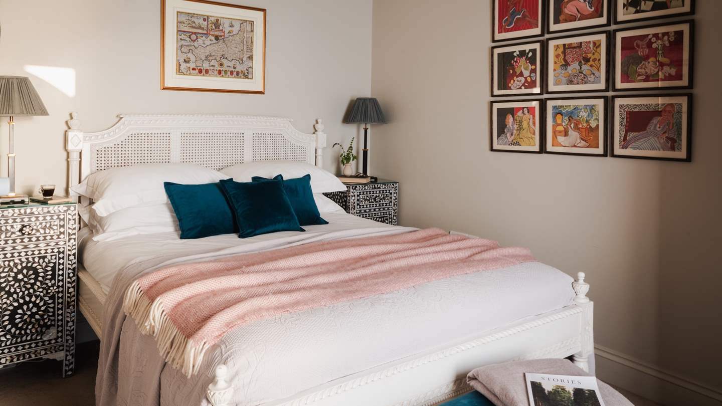 Light and welcoming, Tremanon's two en suite bedrooms offer modern comfort and luxurious