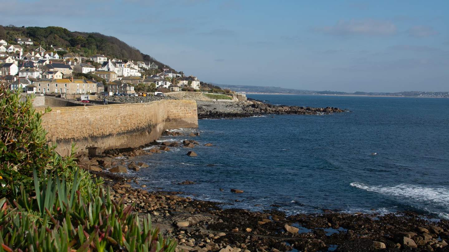 Savour heavenly ocean vistas from Gwella's dreamy outdoor terrace...