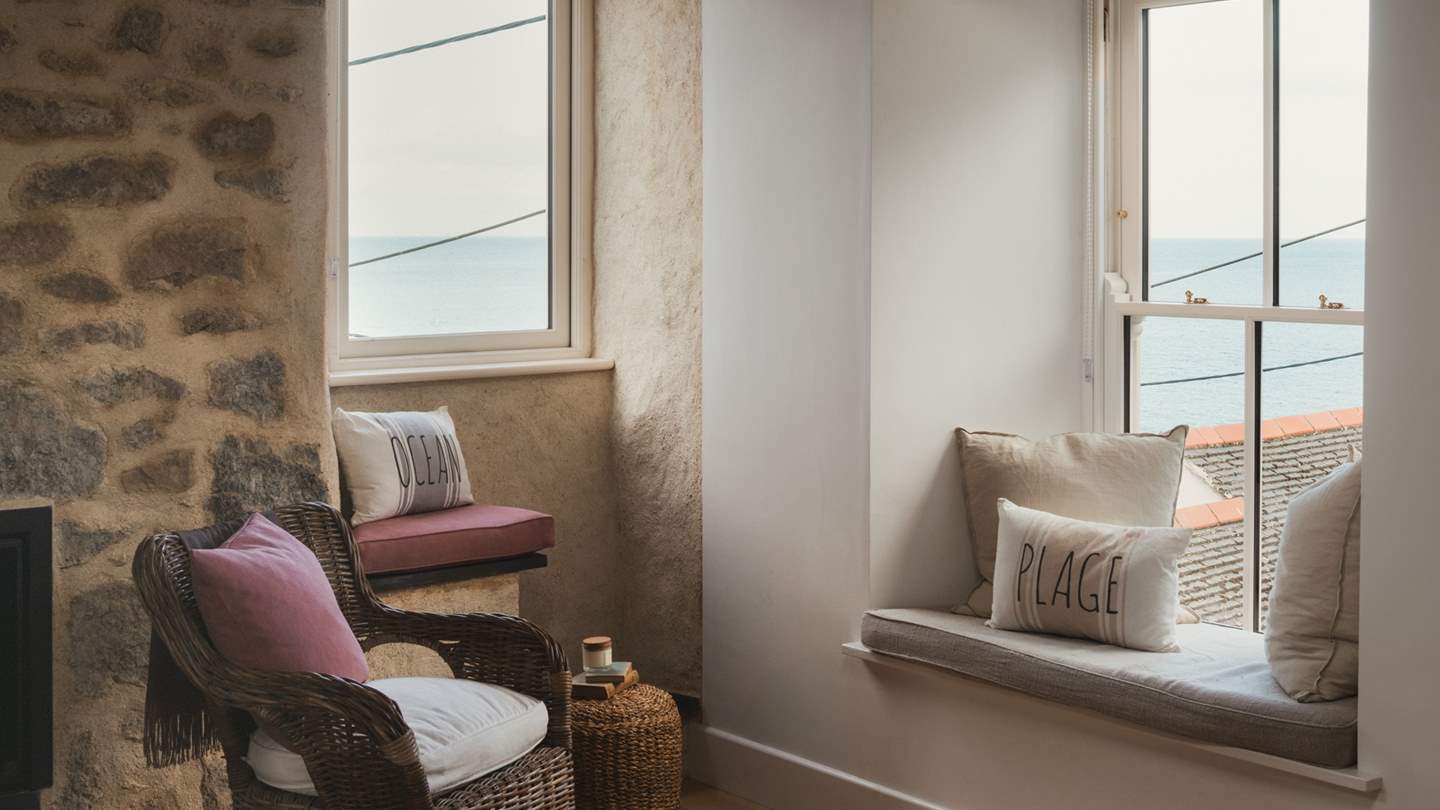 For a truly Cornish repose, nestle in one of the bespoke window seats and gaze out to sea, watching the shifting colours of the tide before you