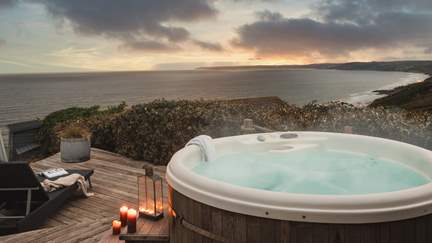 Heaven with a hot tub in Whitsand Bay - uncover our magical hideaway 