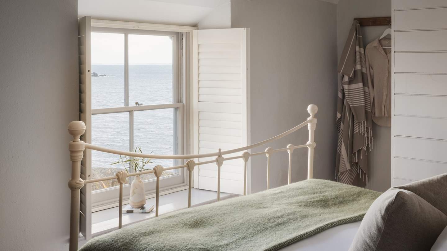 Crabber's second bedroom brings dreams to life with spellbinding views over the open sea