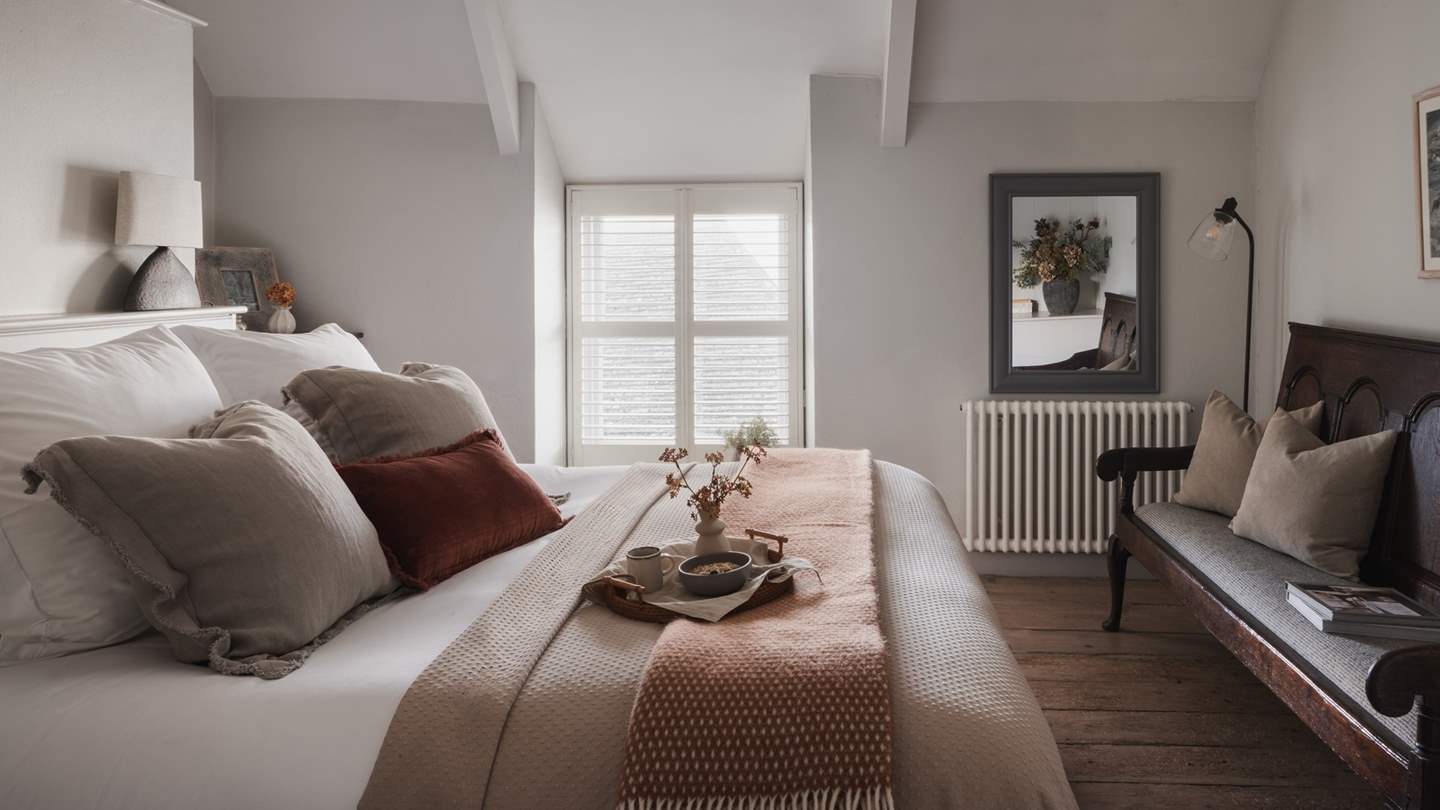 The zip-and-link bed can be set up as a twin or double, so is perfect for families or couples alike