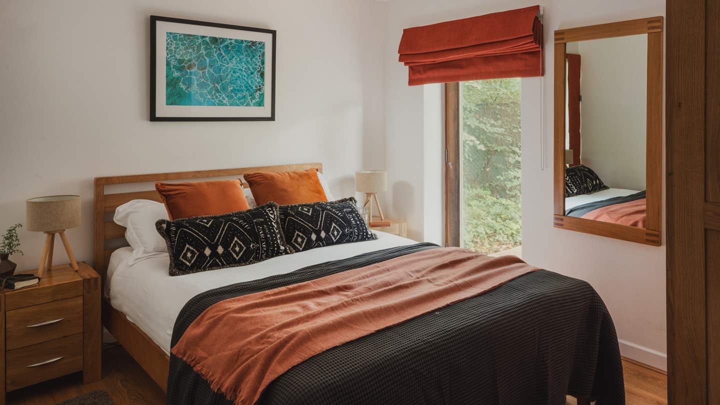 Savour lie-ins and brunch in bed from the comfort of the cosy king sized bed...