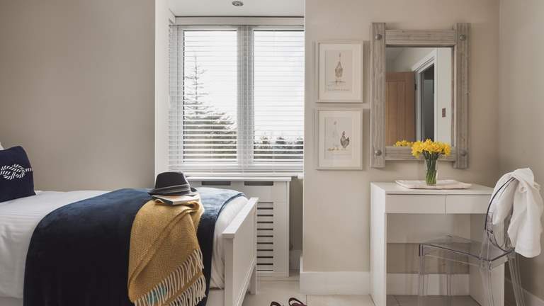 Treetop Cottage - Sleeps 8 + cot - Polzeath