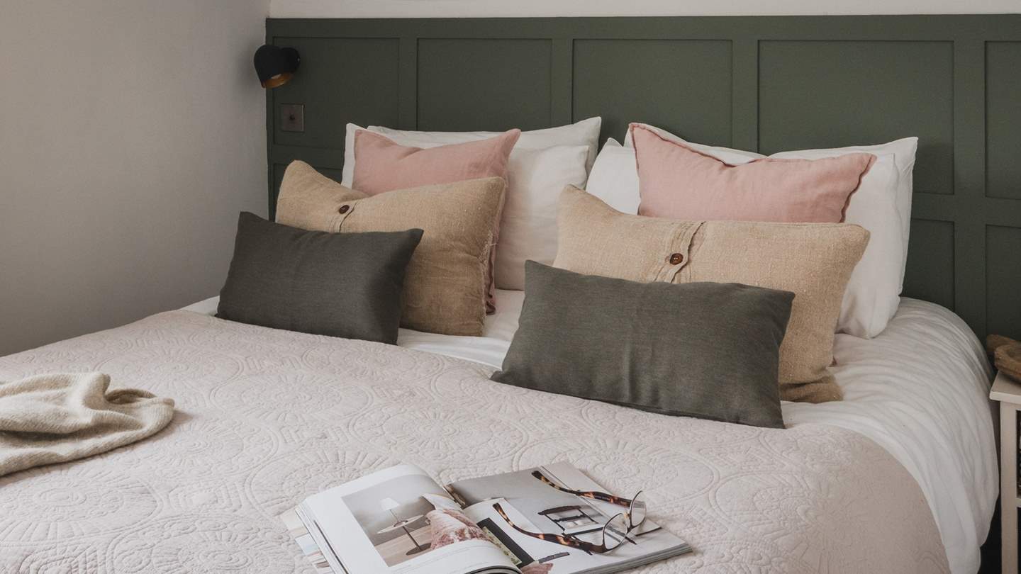 The plump bed can handily be made as a spacious king or as a set of twin beds for flexible sleeping