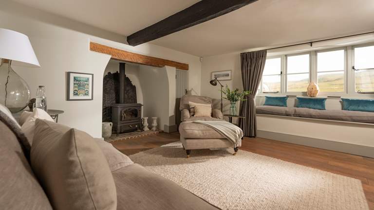 Seatown Farmhouse - Sleeps 6 + cot - Lyme Regis