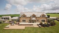 Welcome to Broadview, our luxury Padstow retreat 