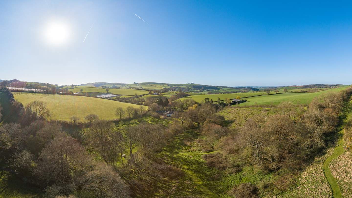 Totally tucked away with only the owners and Apple Blossom House as your neighbours, it's a sweetly serene getaway