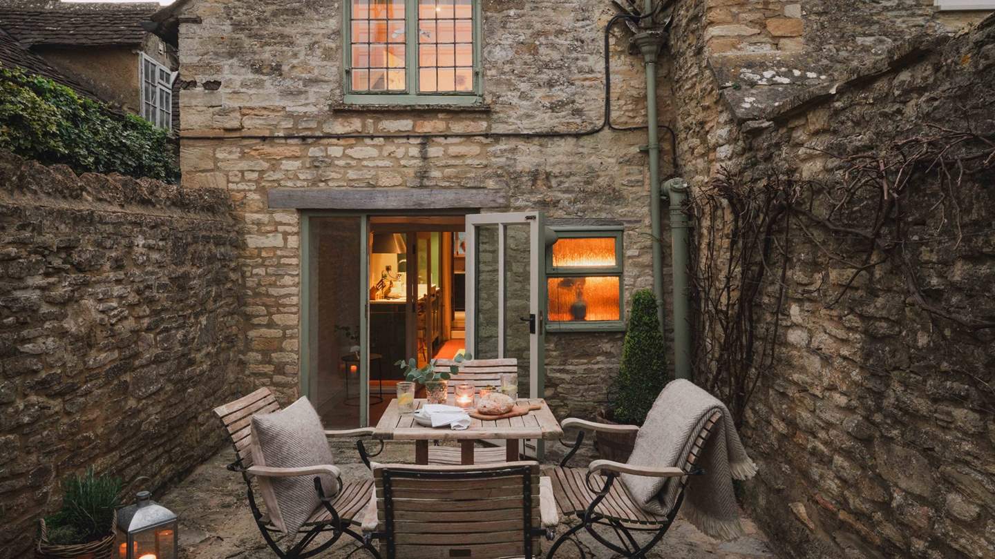 Romantic, idyllic and beautiful, this is a fabulous getaway within a two hours' drive from London