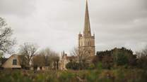 Set in the historic village of Burford, Wool Cottage is perfectly situated to enjoy an array of local walks and the nearby St John the Baptist Church