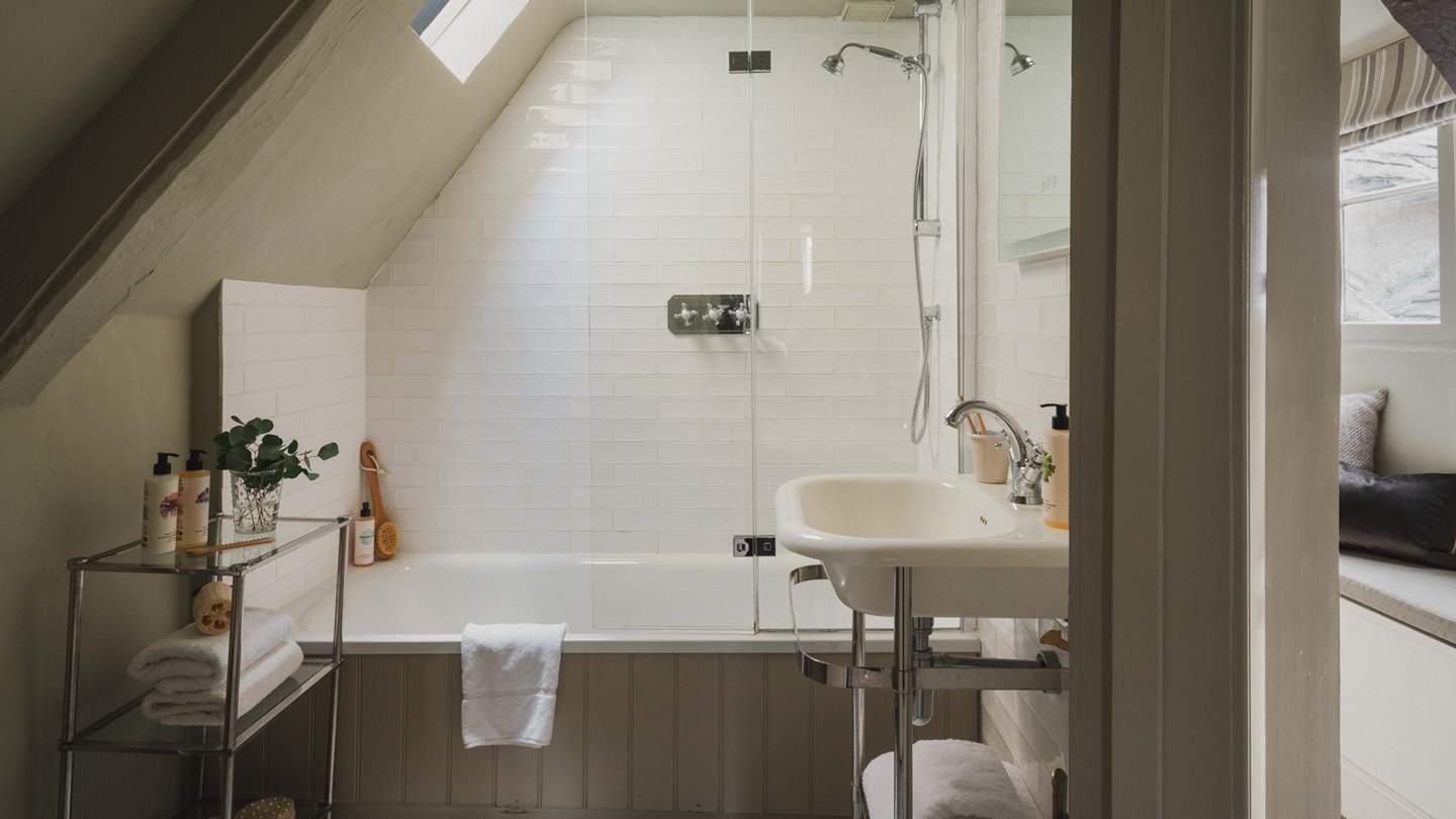 In addition, there's a heated rail to keep towels warm and fluffy and underfloor heating to ensure toes are kept toasty