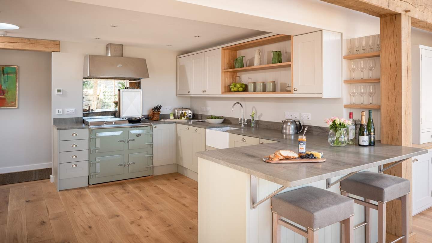 Complete with everything you could possibly need, this kitchen is just a dream