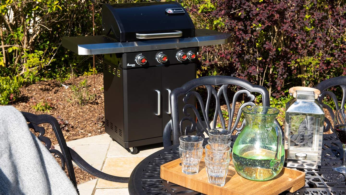 Make the most of the beautiful grounds with alfresco meals on hot sunny days