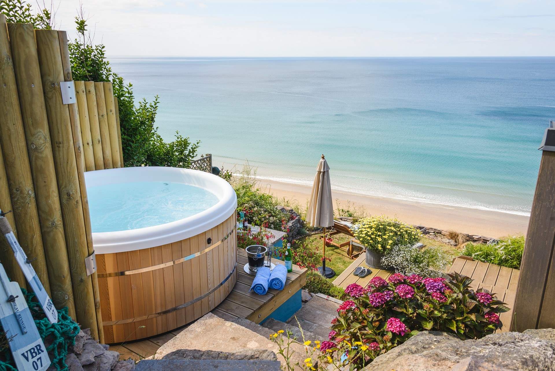 Enjoy boutique luxury at Silvertide Whitsand Bay