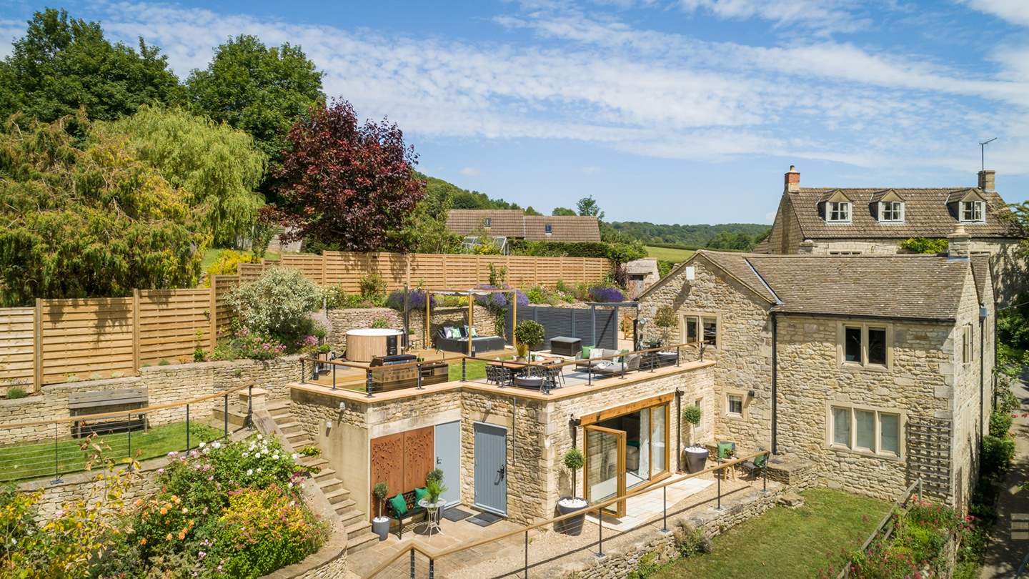 Set within the delightful Cotswolds, The Covert is perfectly positioned to explore this beautiful part of England