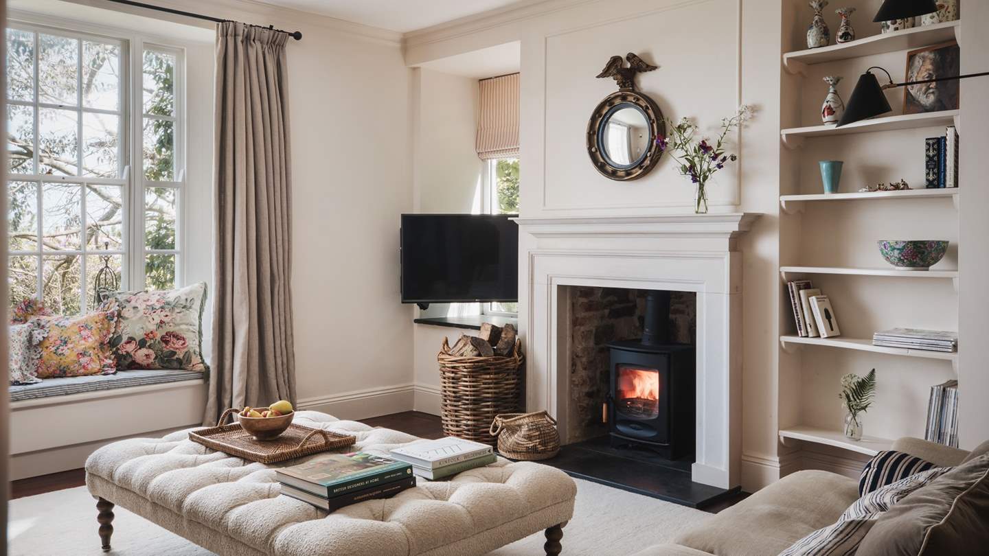 Gather with loved ones in this enchanting space, offering mesmerising views of St Michael's Mount